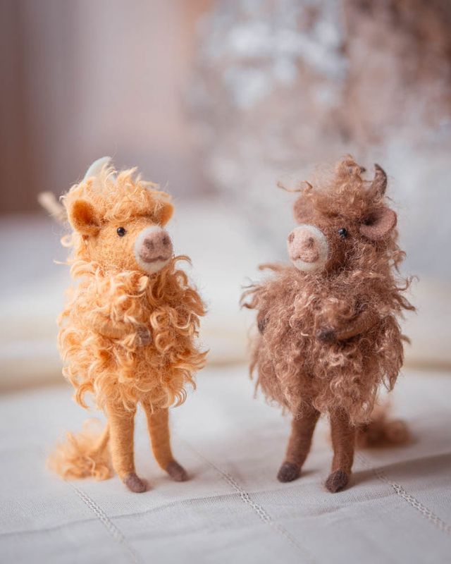 Hengende ulldyr – fluffy ku | assortert