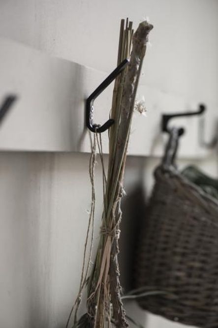 Hovedbilde Knagg dobbel Flatjern sort