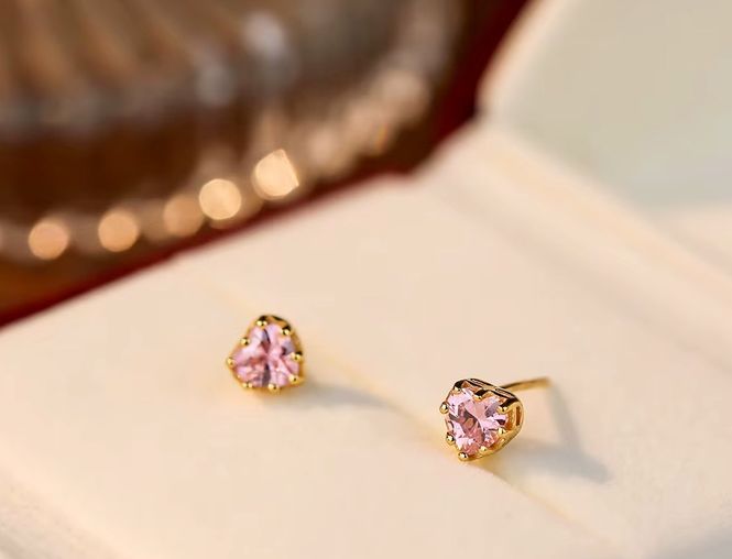 Bilde av Daniella Ear Stud 18k Gold Pink