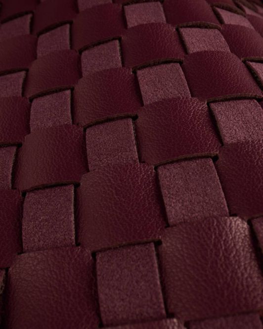 Hovedbilde NOVA HAND WOVEN TOP HANDLE BAG CHERRY