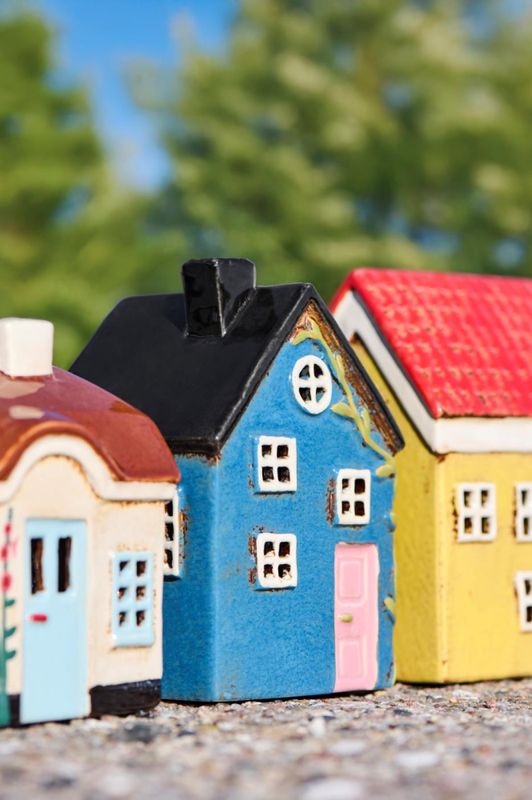 Hus til telys Nyhavn lyserød dør og bladranke