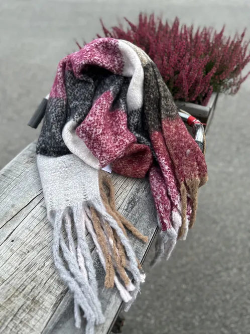 Hovedbilde Fluffy Scarf 03
